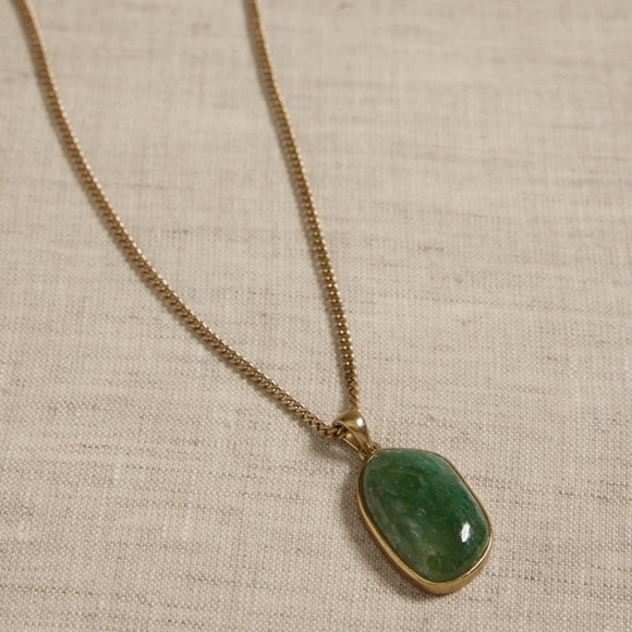 Banana Republic Jewelry - BANANA REPUBLIC Green Stone + Brass Pendant Necklace